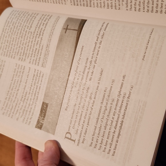 Max Lucado Grace for the Moment Christian Bible - Picture 4 of 4